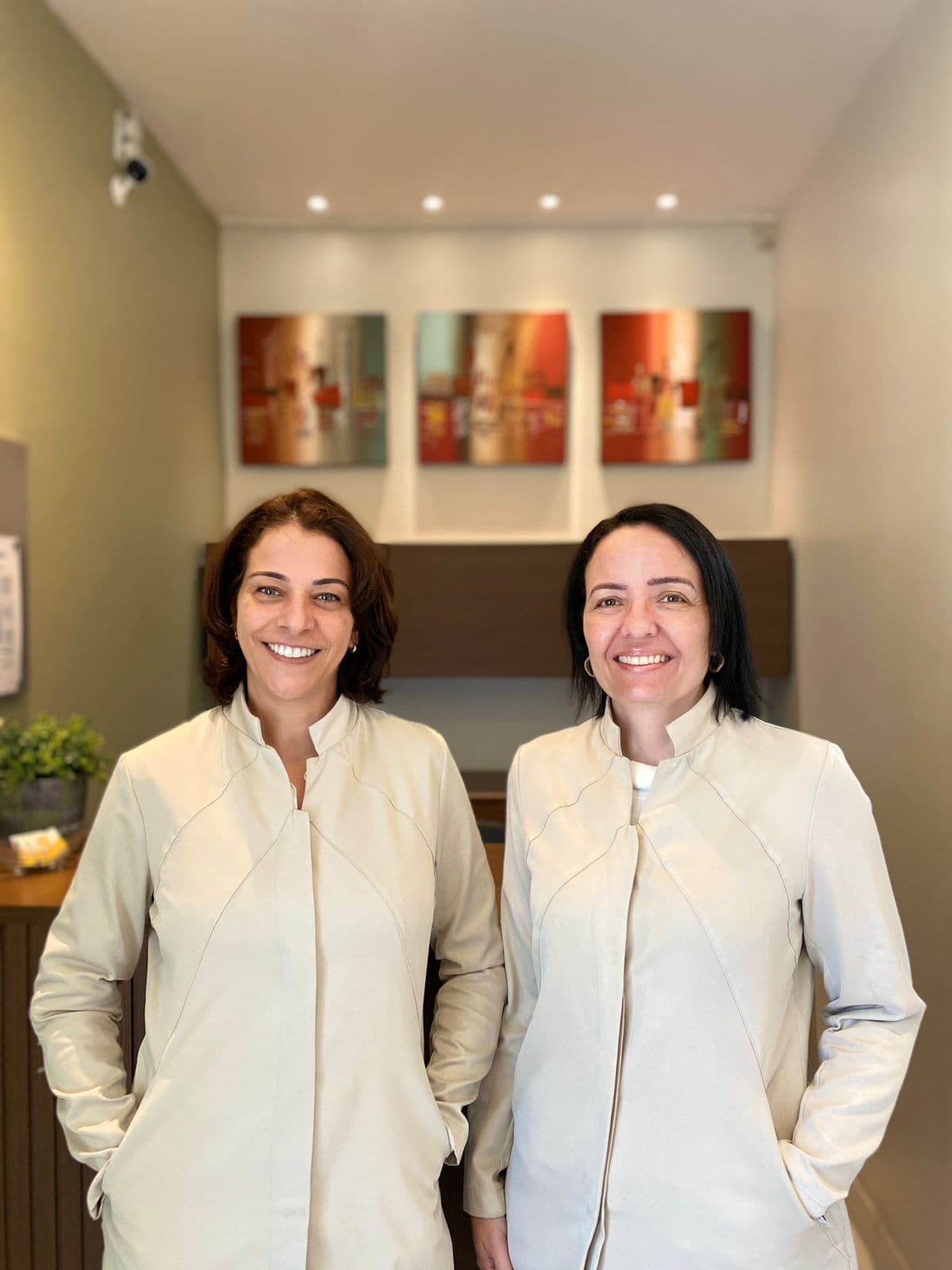 Dra. Beatriz Alvarenga e Dra. Sílvia Santos - BS Odonto